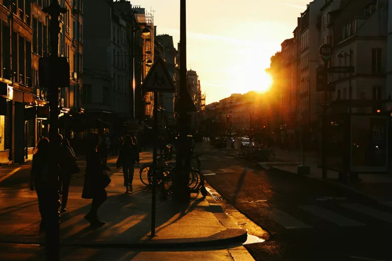 accueillir des clients dans le 4e