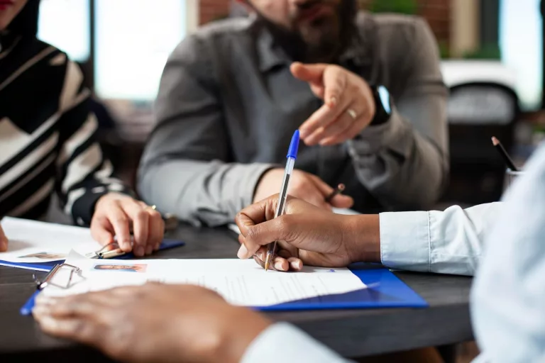 Conditions suspensives liées aux droits de préemption et servitudes