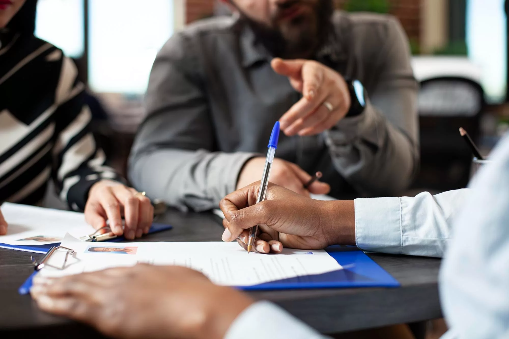 Conditions suspensives liées aux droits de préemption et servitudes